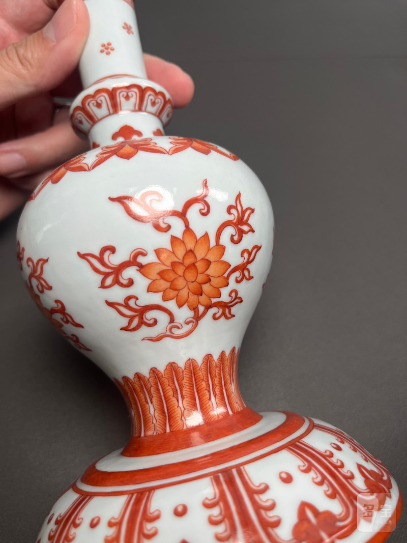 清乾隆  矾红彩缠枝莲纹甘露瓶 - 图16